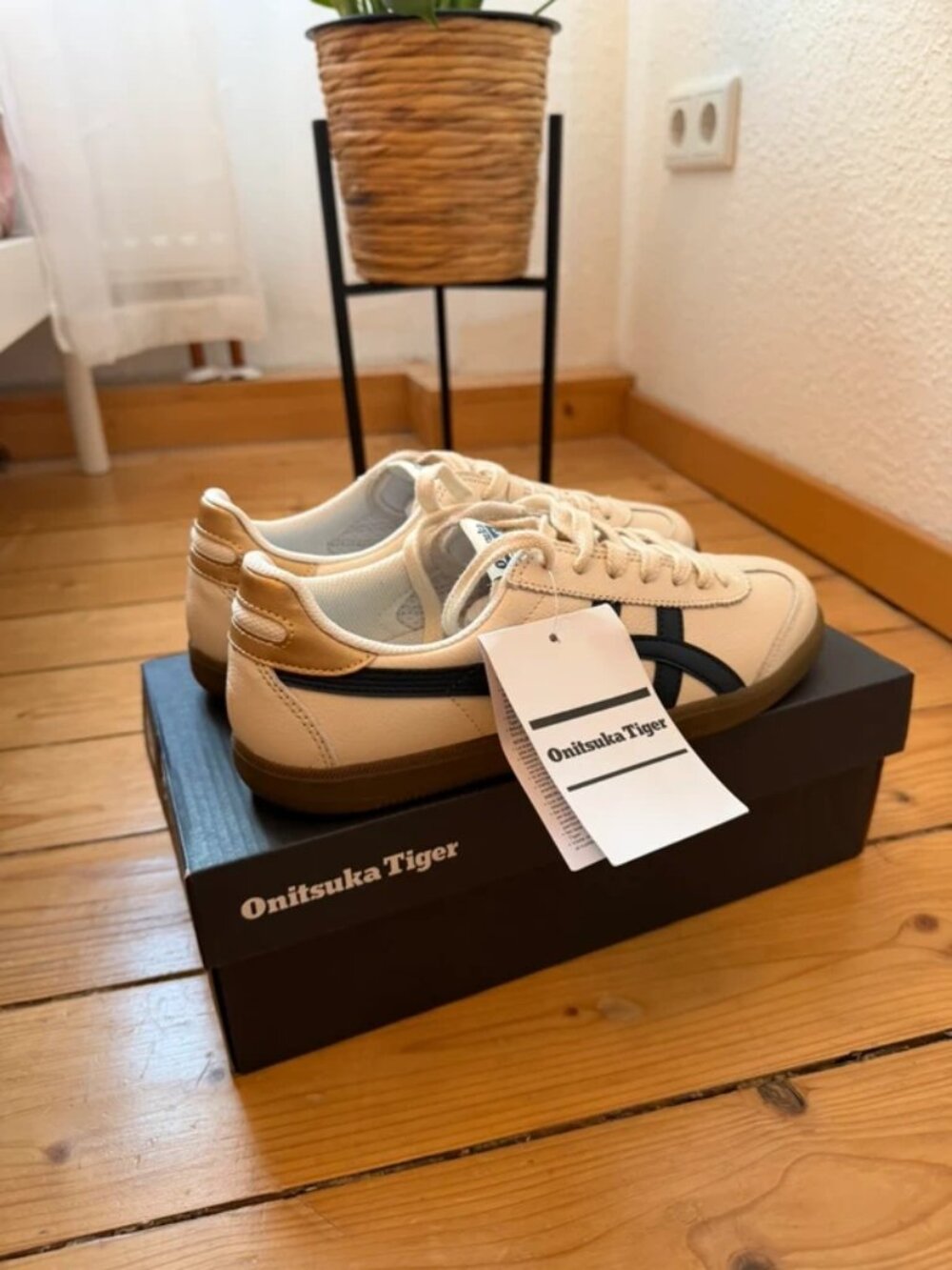Onitsuka Tiger Tokuten Retro Casual Sneakers for Women